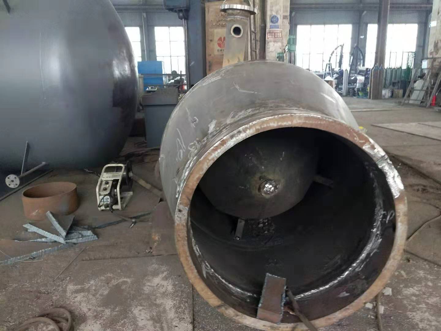 集粒器屬于吹管消聲器匹配設(shè)備，集粒器也被稱為集渣器。